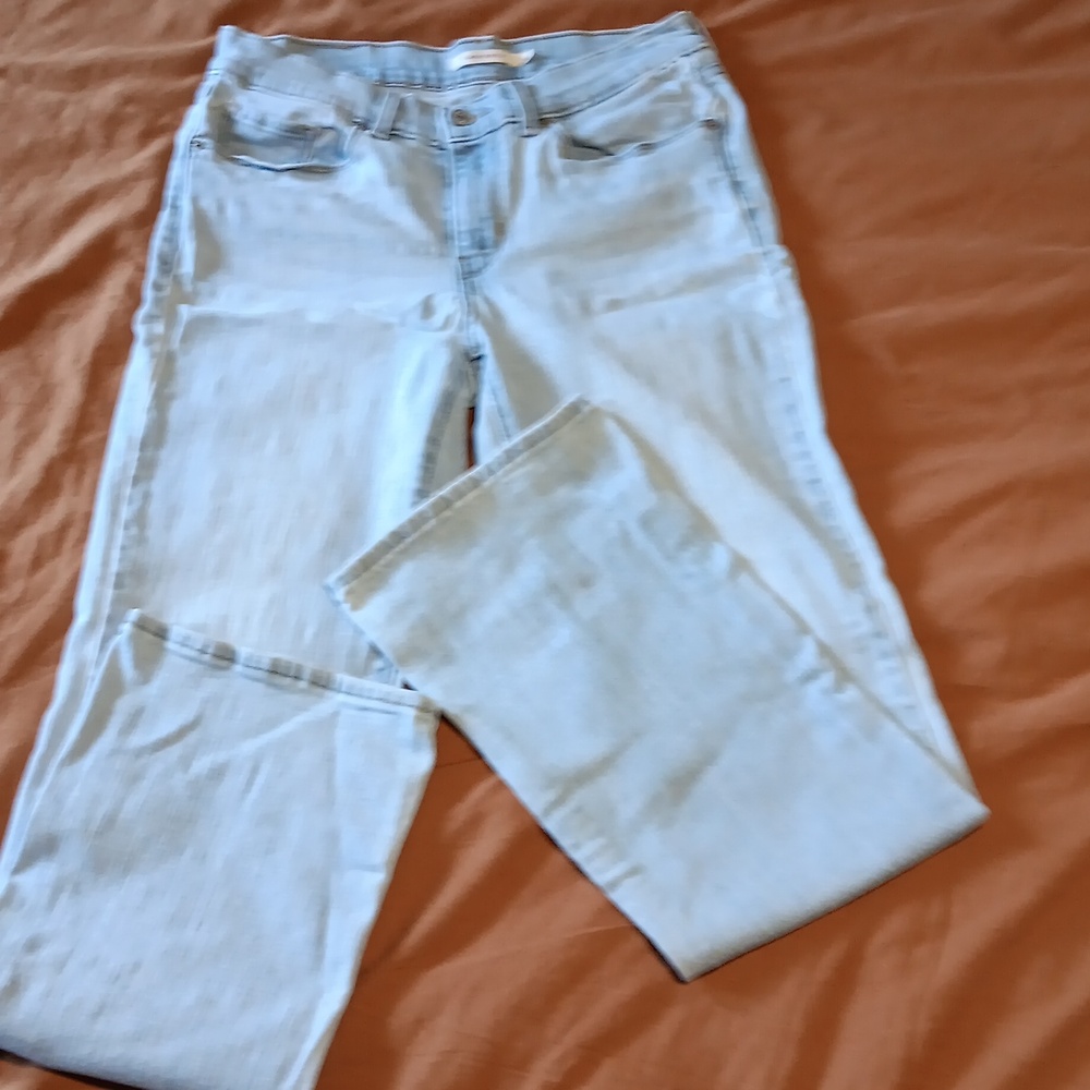 LEVIS CLASSIC BOOTCUT SIZE 4